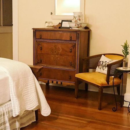 Lady Geneva Bed & Breakfast Medford Extérieur photo