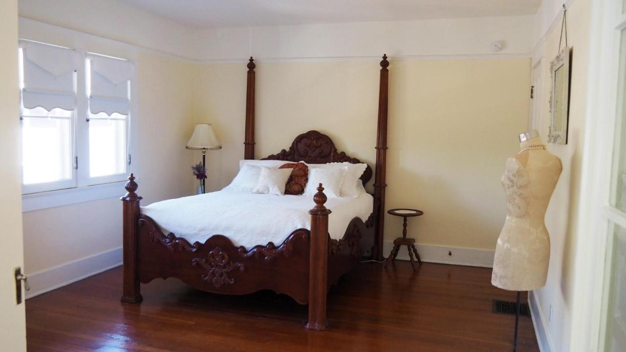 Lady Geneva Bed & Breakfast Medford Extérieur photo