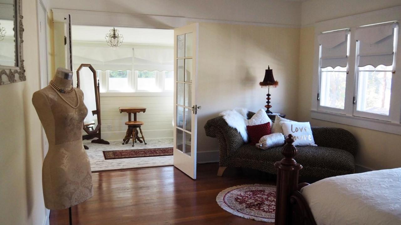 Lady Geneva Bed & Breakfast Medford Extérieur photo