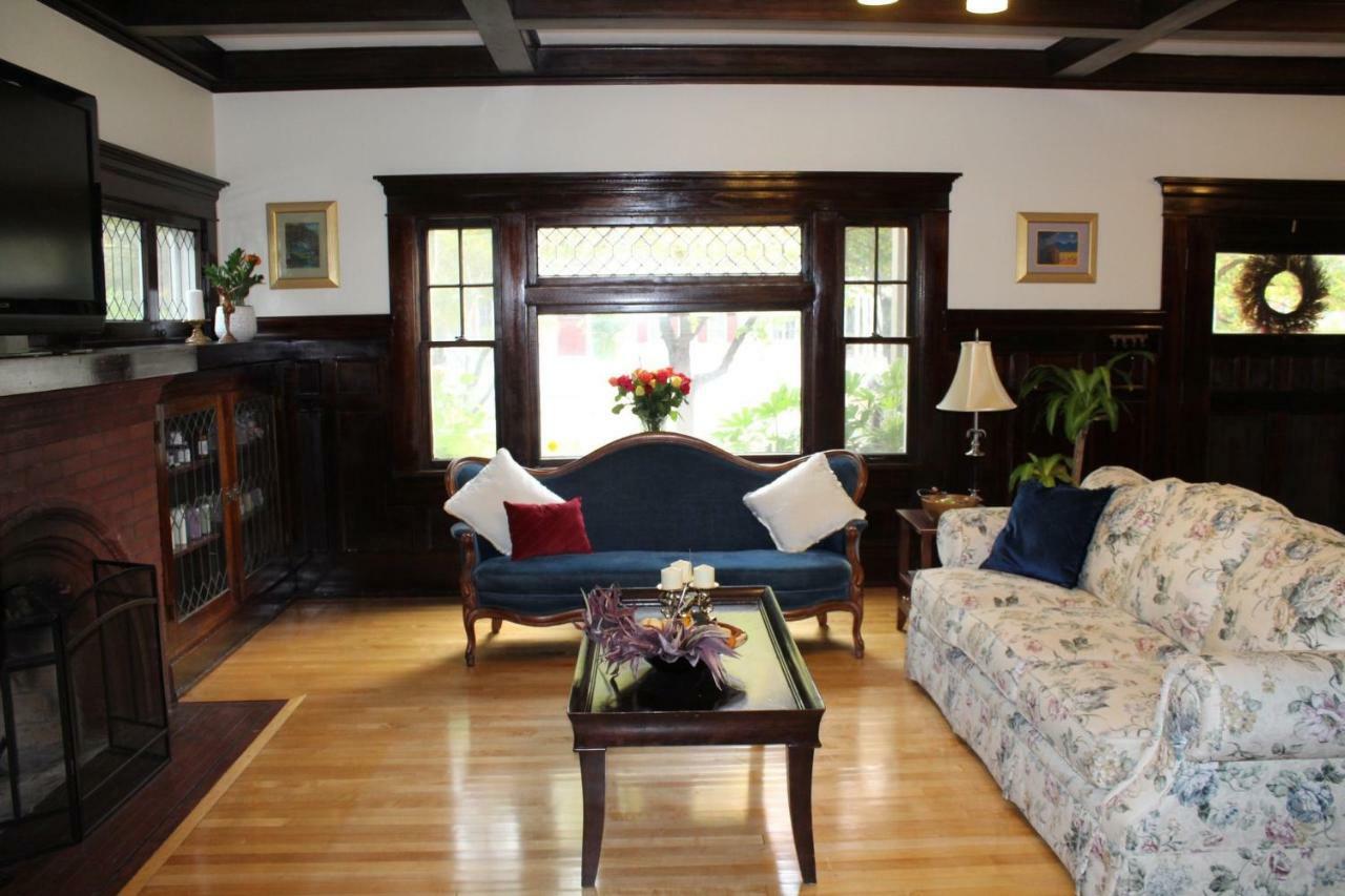 Lady Geneva Bed & Breakfast Medford Extérieur photo