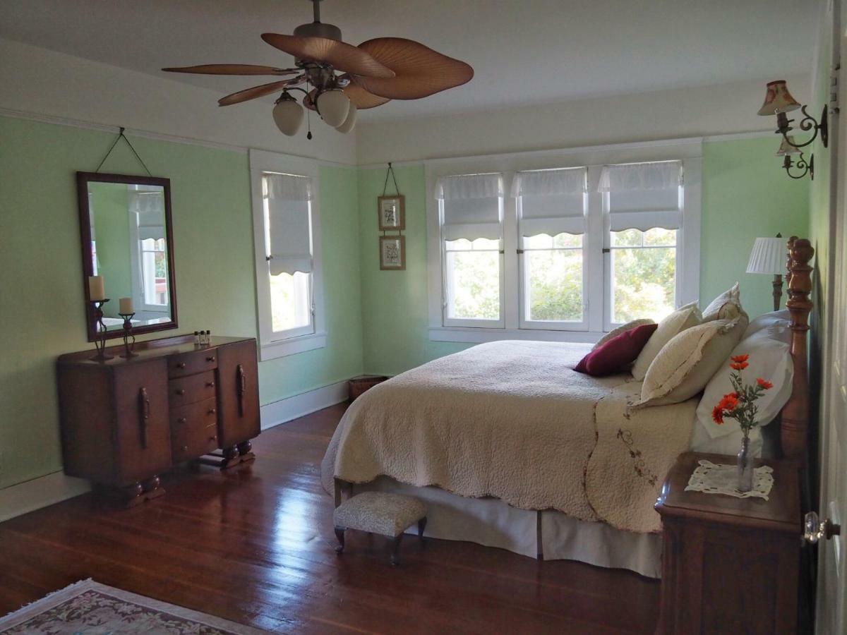 Lady Geneva Bed & Breakfast Medford Extérieur photo